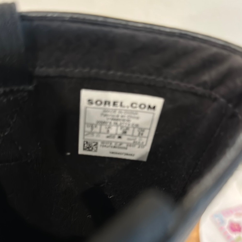 Sorel Black Boots - Picture 2 of 8